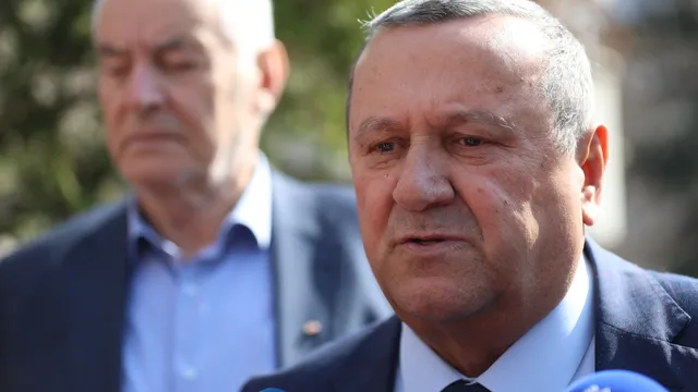 Хасан Адемов: Мина времето, когато пред асансьора на пленарната зала се раздаваха публични финанси