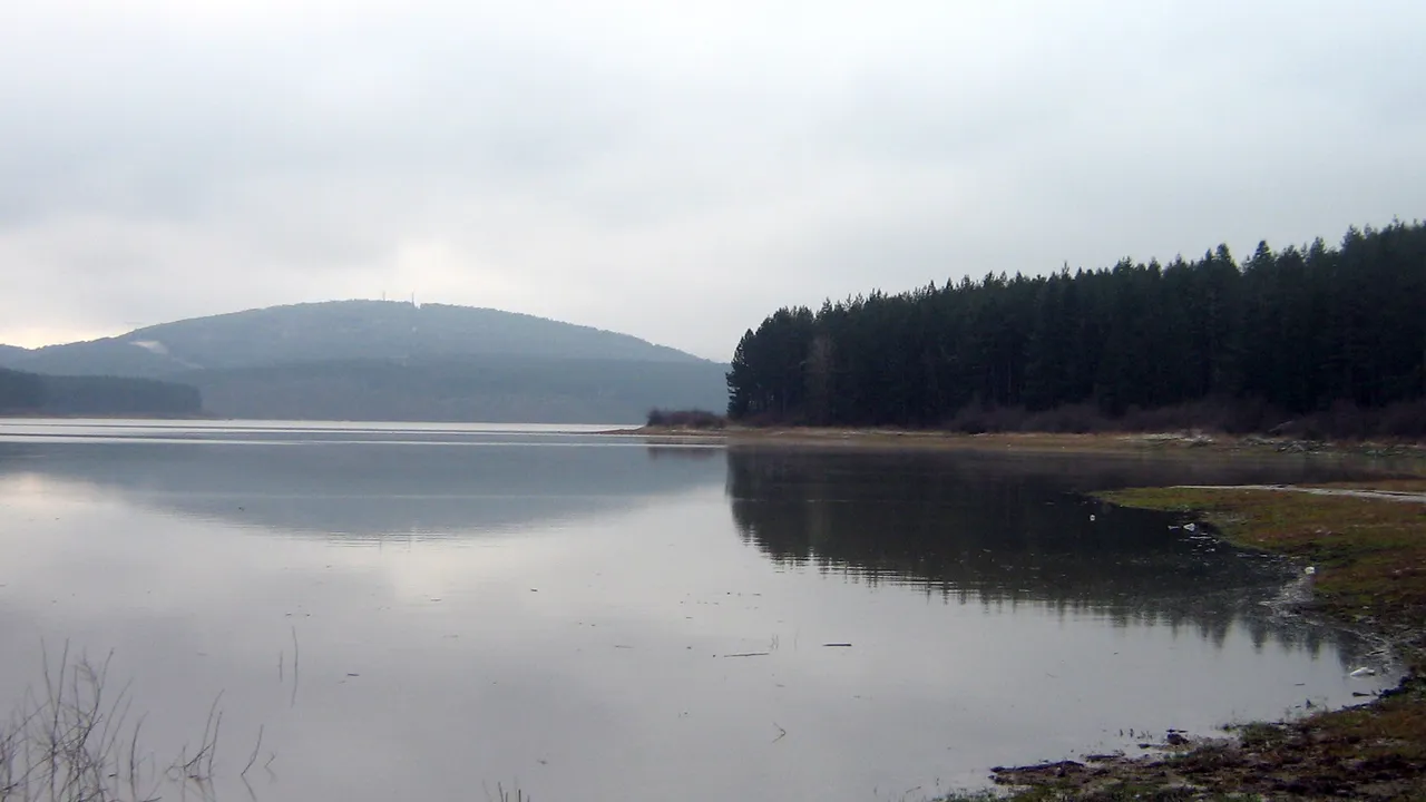 Превантивно се изпуска вода от язовирите „Студена“, „Тракиец“ и „Ахелой“