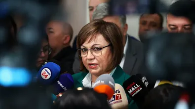 Корнелия Нинова: Румен Радев не е искрен в заявките си