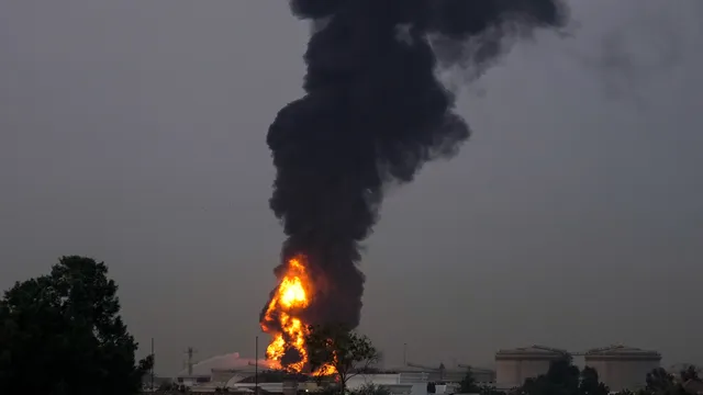 Отломки от ракета убиха цивилен в ОАЕ