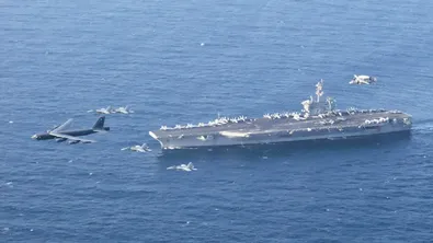 Тихоокеанският флот на САЩ ще разположи летящи роботи за катерене по стени на кораби