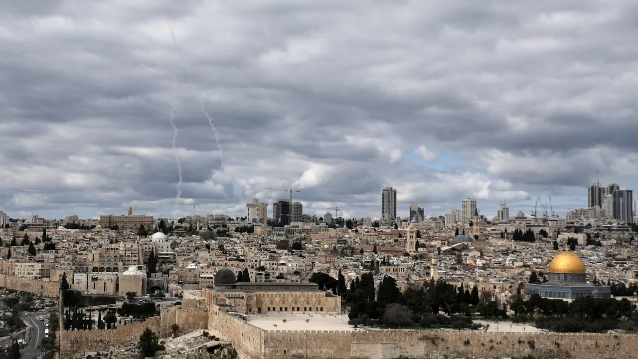 Нови експлозии в Йерусалим след иранска атака с ракети