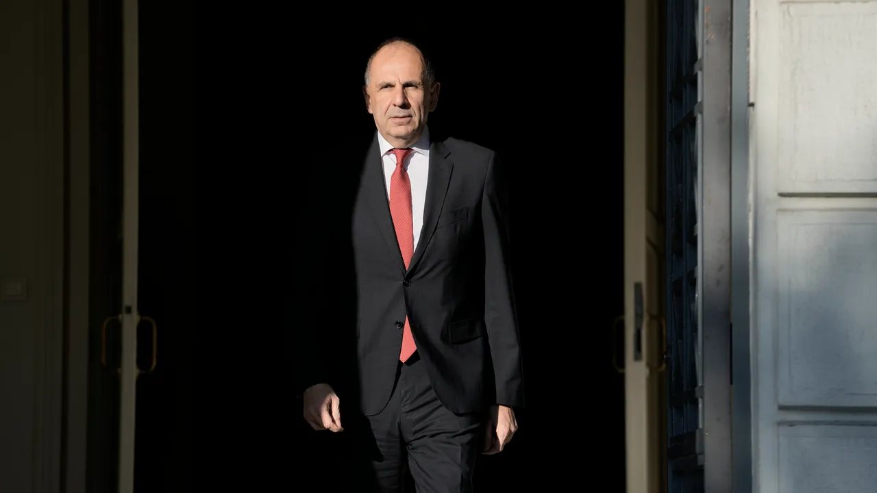 Гърция иска трайно решение за осигуряване на свободно корабоплаване в Ормузкия проток