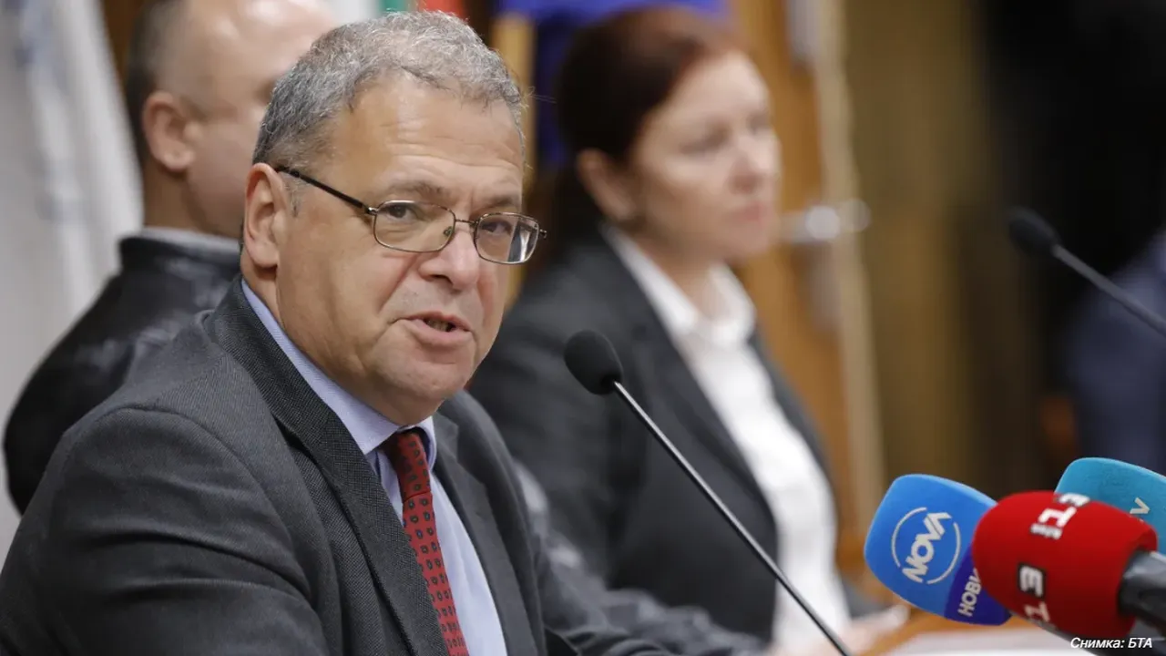 Водач на листа на Радев - началник на кабинета на екоминистъра