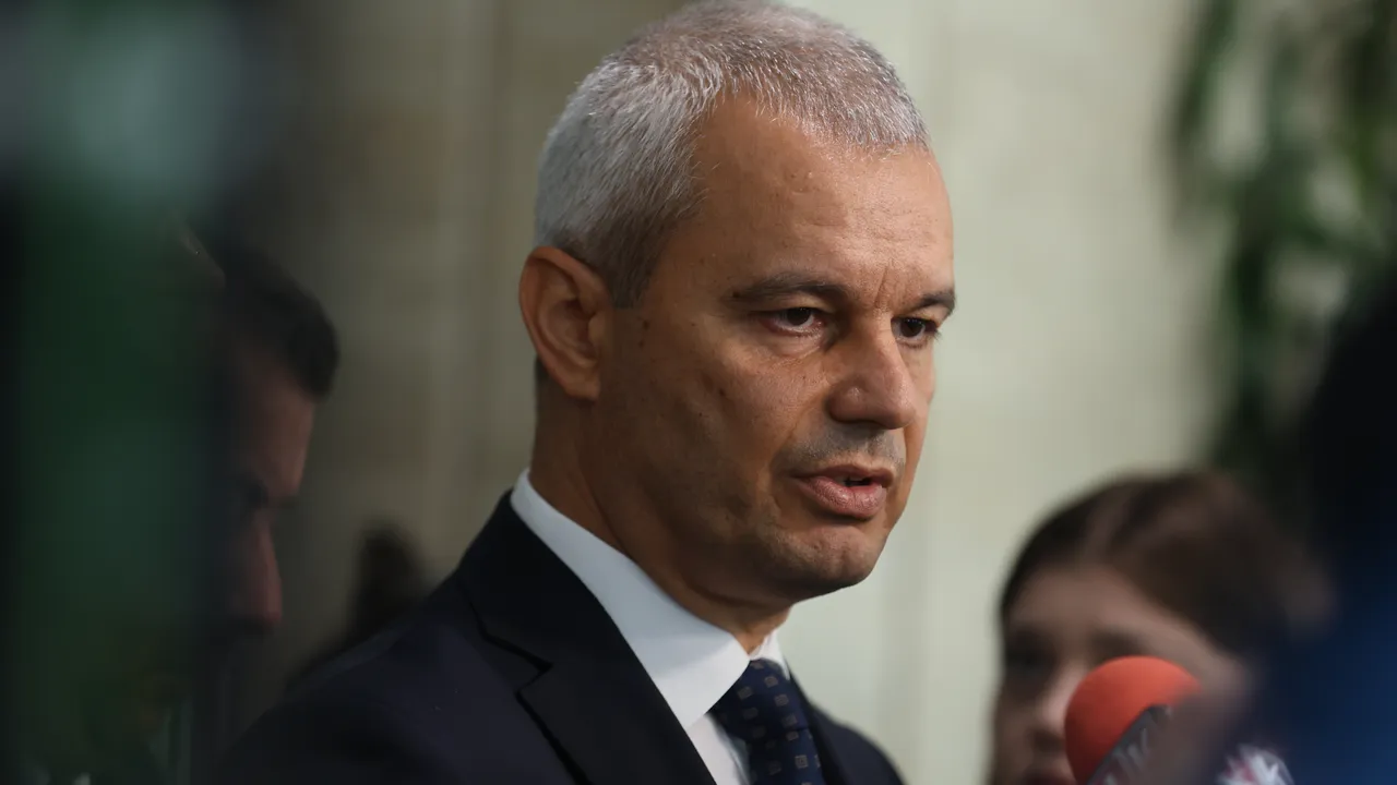 Костадинов: Не се притеснявам от отлив на избиратели към партията на Радев