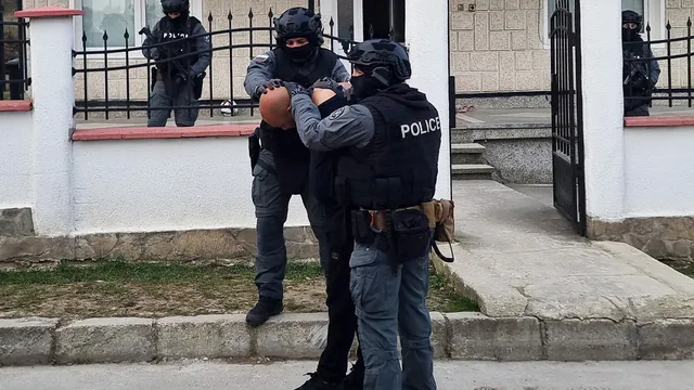 Специализирана полицейска акция срещу търговията с вот се провежда и в Хасково