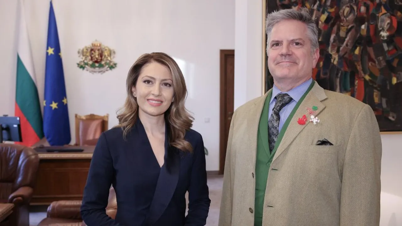 Рая Назарян разговаря с временно управляващия посолството на САЩ в София Х. Мартин Макдауъл