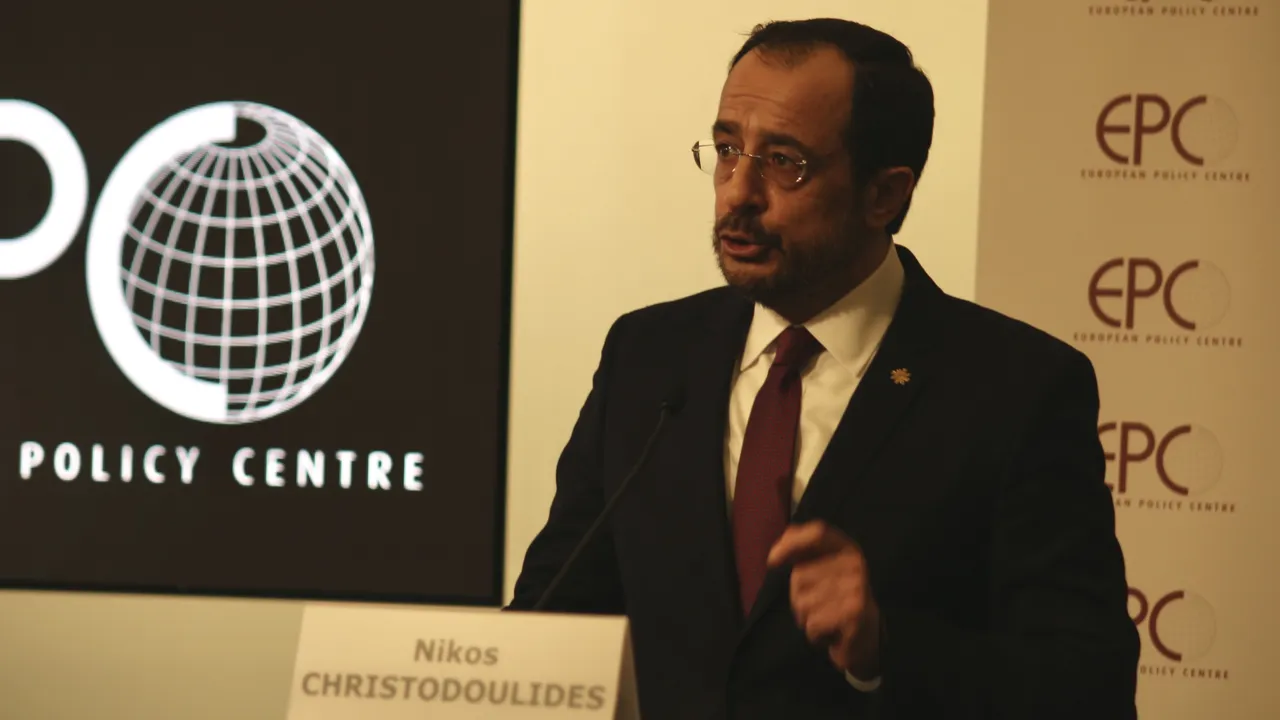 Президентът на Кипър постави въпроса за британските бази на острова