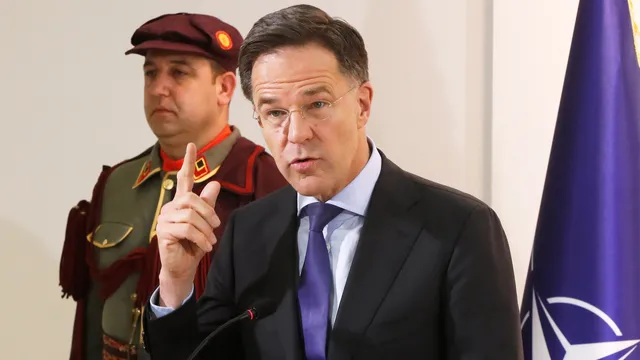 Рюте: Държавите от НАТО обсъждат "най-добрия начин" за отварянето на Ормузкия проток