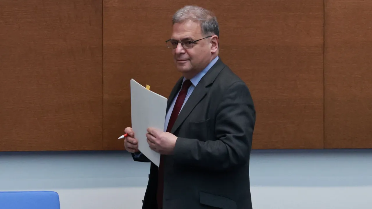 Мерки срещу риск от наводнения заради снеготопенето нареди служебният министър Юлиян Попов