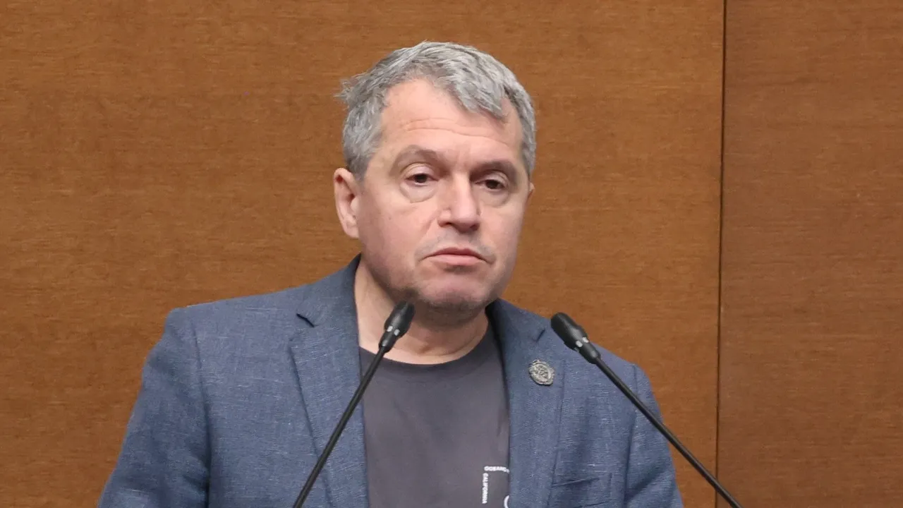 Йорданов: В момента имаме една организирана престъпна група от служебни министри