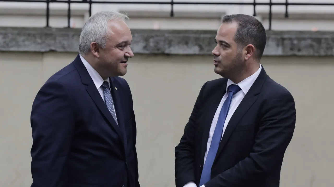 Демерджиев към Стоянов: Не приемам за сериозно да отговарям на хора, на които Пеевски им диктува статусите