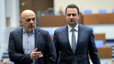 ГЕРБ-СДС: Въпреки трудностите, правителството успя да прокара десетки реформи по ПВУ