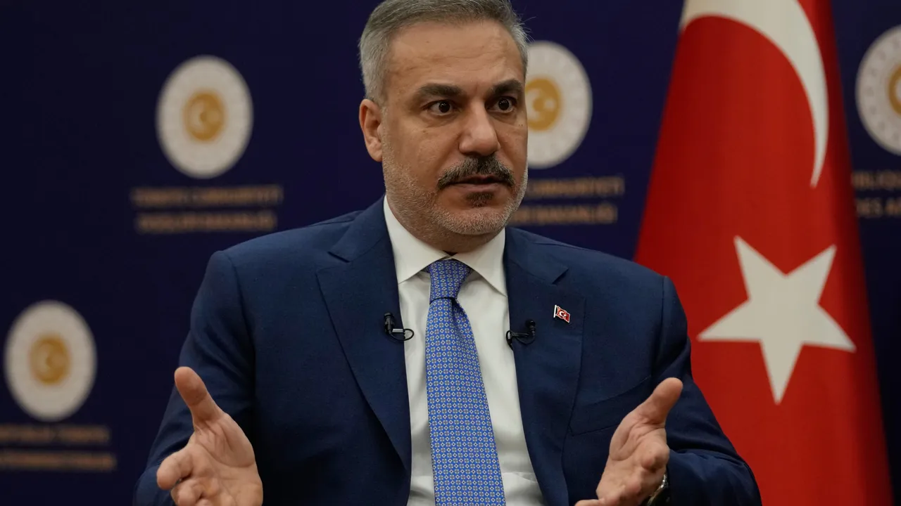 Хакан Фидан: Говорим и с американците, и с иранците, за да спрем войната