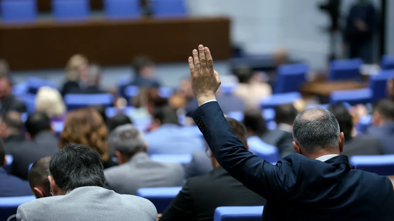 Парламентът забрани промени в структурата и капитала на БЕХ
