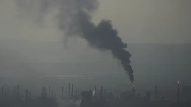 Иранска ракета е поразила петролна рафинерия в Израел