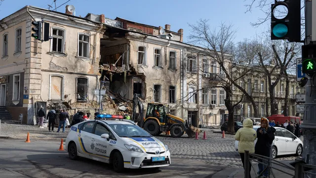 Двама ранени при руска атака с дронове по Одеса