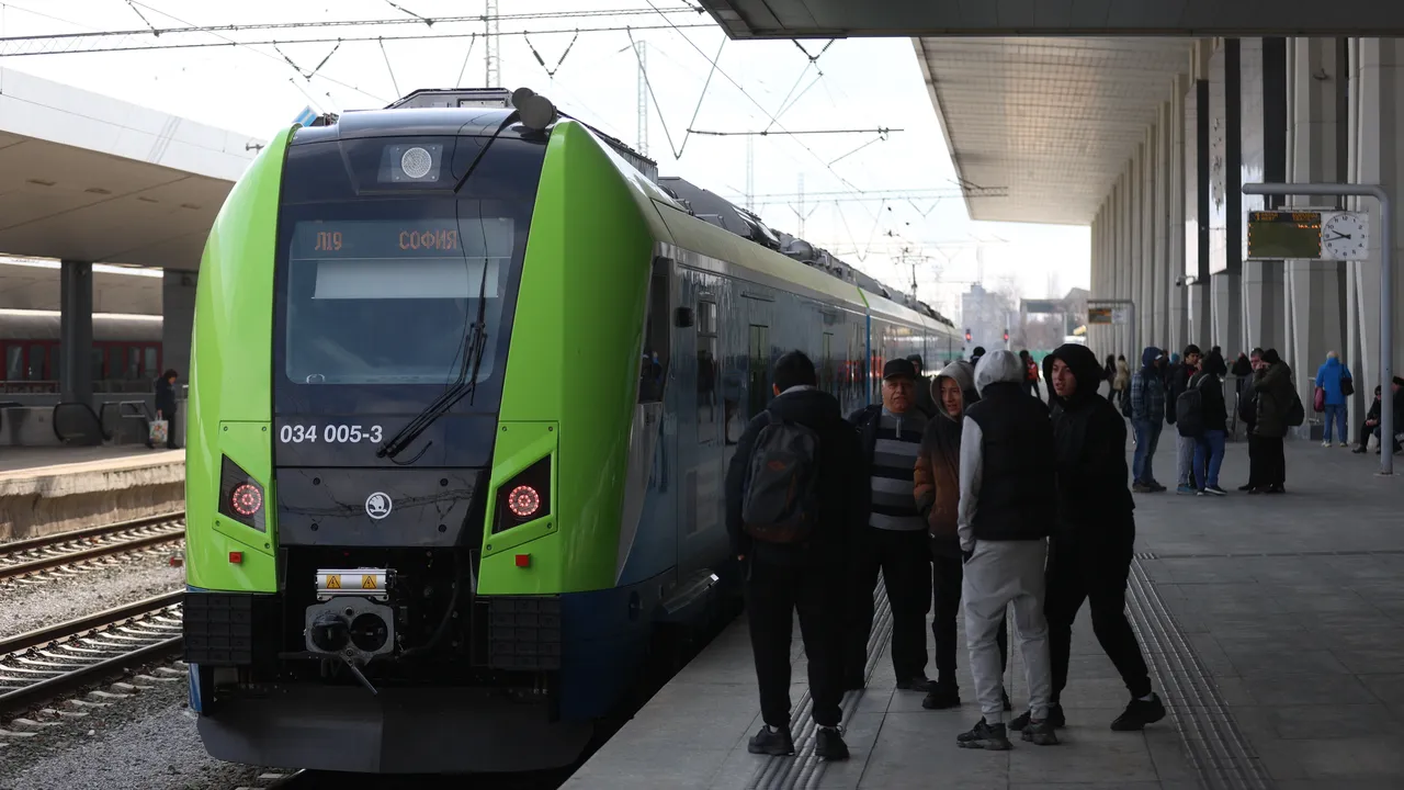 Официално посрещнаха първия нов влак "Шкода"