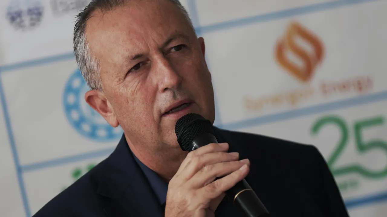 Фурнаджиев отказа да оглави БОК: Един от другите колеги ще замести Стефка