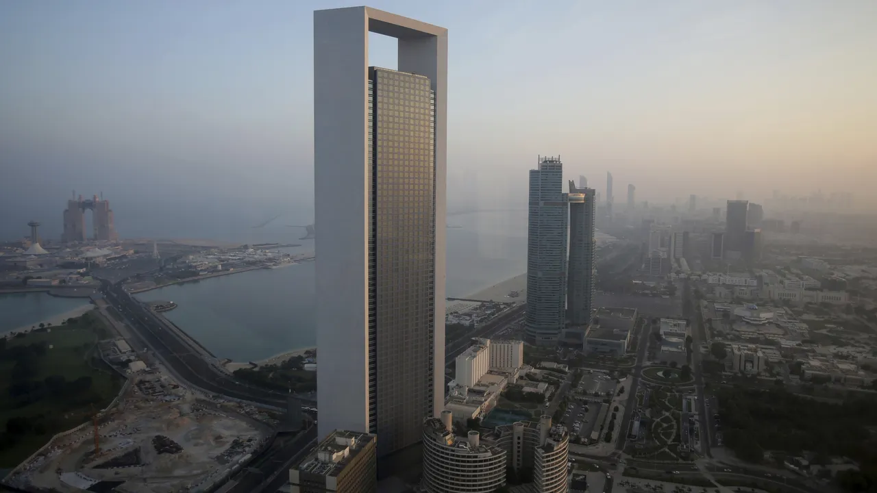 Заради невярна информация за войната в Близкия изток над 100 души са арестувани в Абу Даби