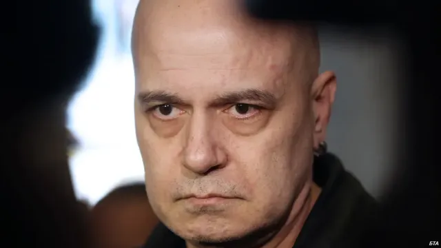 Слави Трифонов зове да се гласува с хартиена бюлетина