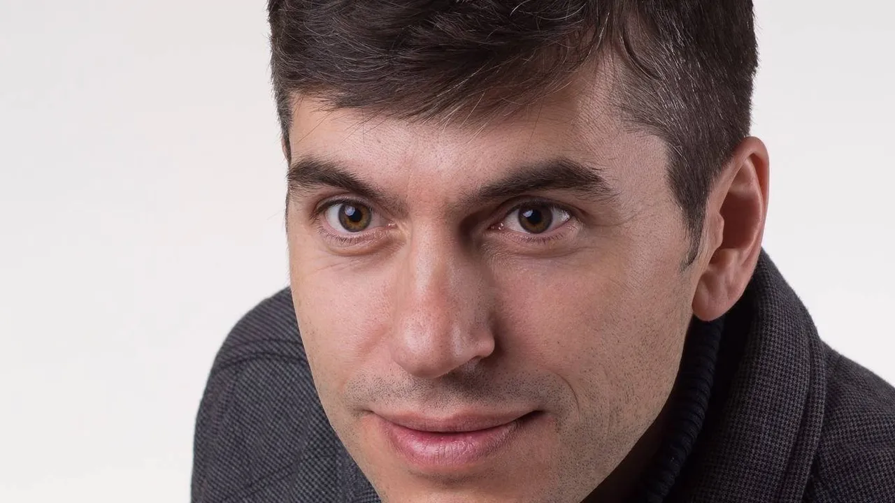 Росен Миленов: Народът влиза в мафиотското събрание, да го направи народно