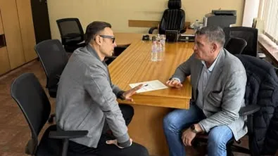 Глобиха Бербатов заради пистолета в колата