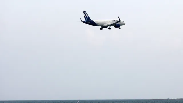 Великобритания спря използването на база в Кипър за удари срещу Иран