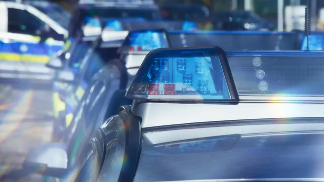 87-годишен зад волана помете ученици на екскурзия, има жертва