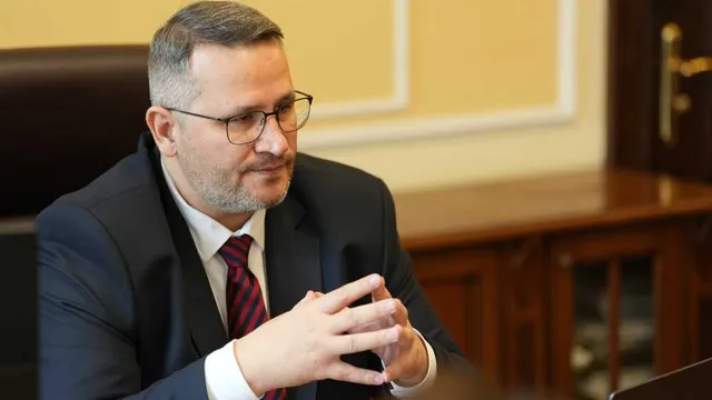 Разкриха склад със стотици тонове храна без произход в Хасково