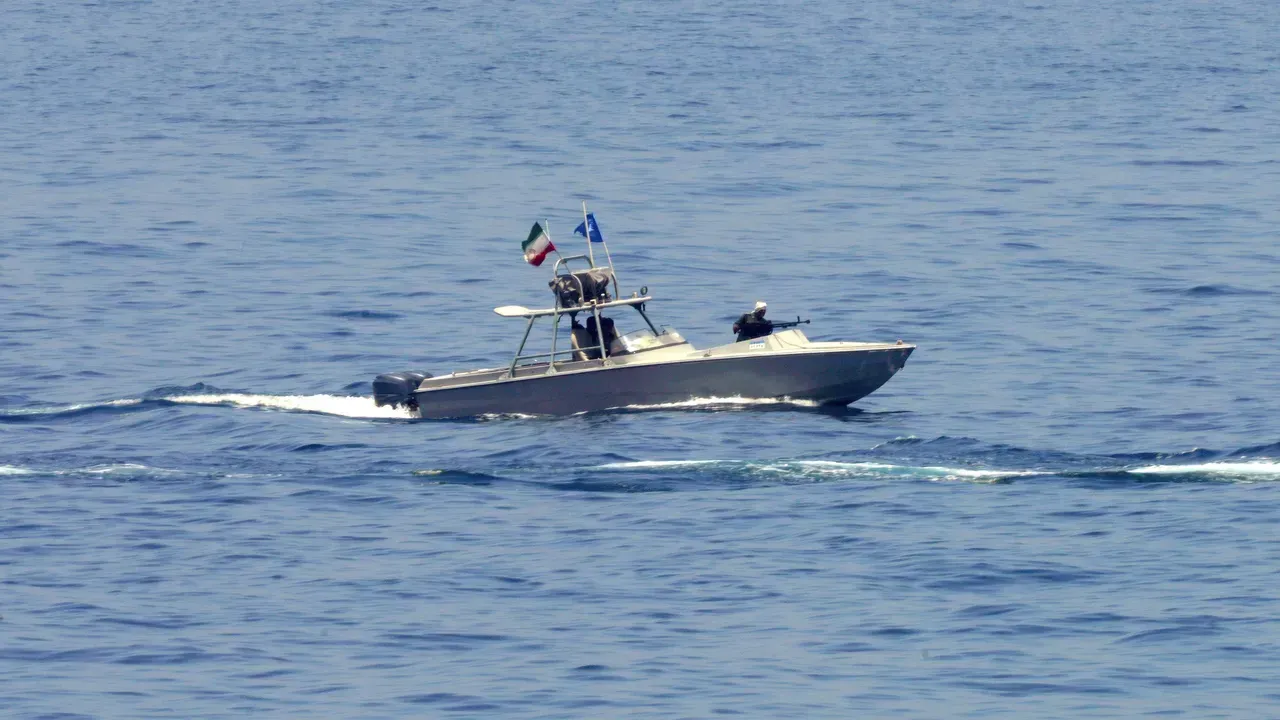 14 турски кораба блокирани край Ормузкия проток