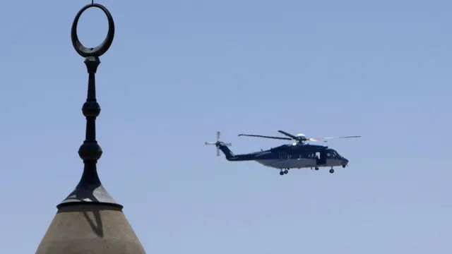 Хеликоптер се разби в морето край Катар