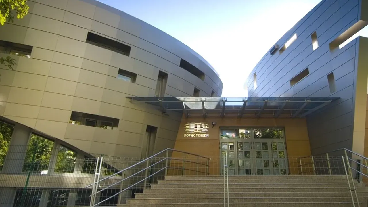 Частно училище изключи шестокласници след спор за увеличени такси