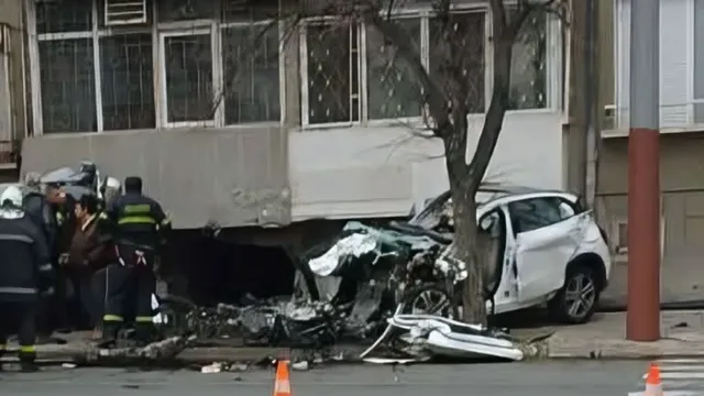 Катастрофа в центъра на Стара Загора прати млада шофьорка и пешеходец в болница