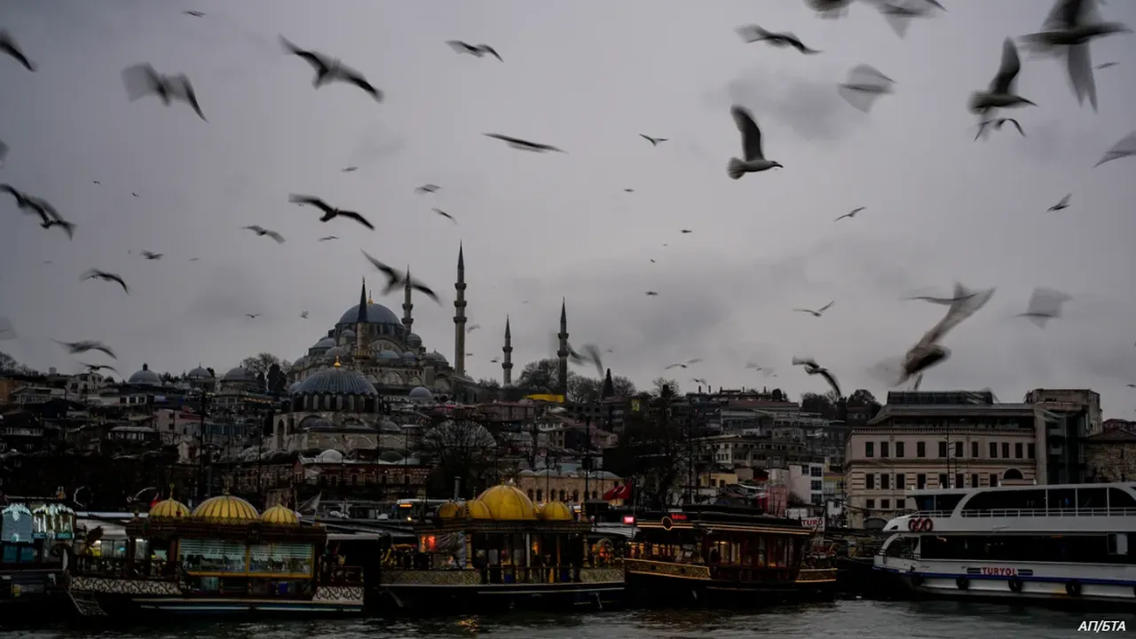 Две сгради се срутиха в Истанбул след газова експлозия