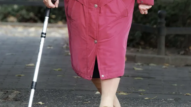 8 месеца без ТЕЛК. Самотна жена трудно отива и до магазина