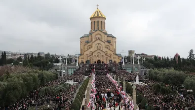Хиляди отидоха на погребението на грузинския патриарх Илия Втори