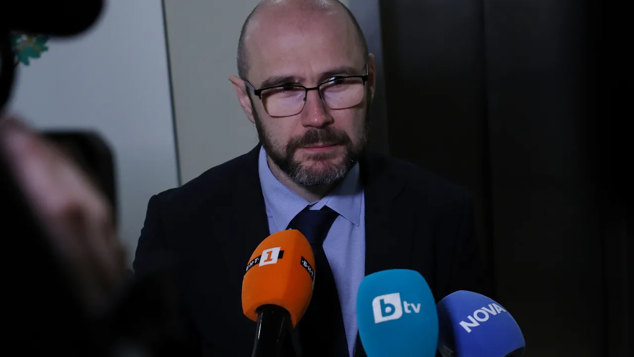 Янкулов за Сарафов: Той може да получи вечен временен мандат