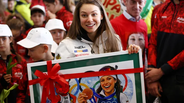 Посрещнаха Лора Христова с цветя и аплодисменти