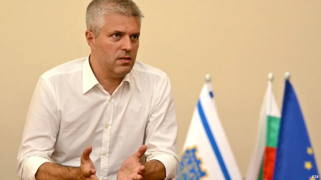 Охраната на защитена свидетелка по делото срещу Благомир Коцев я следяла