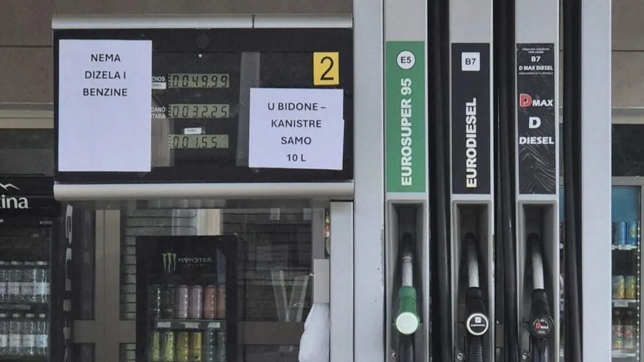 Хърватия затваря бензиностанции заради недостига на горива