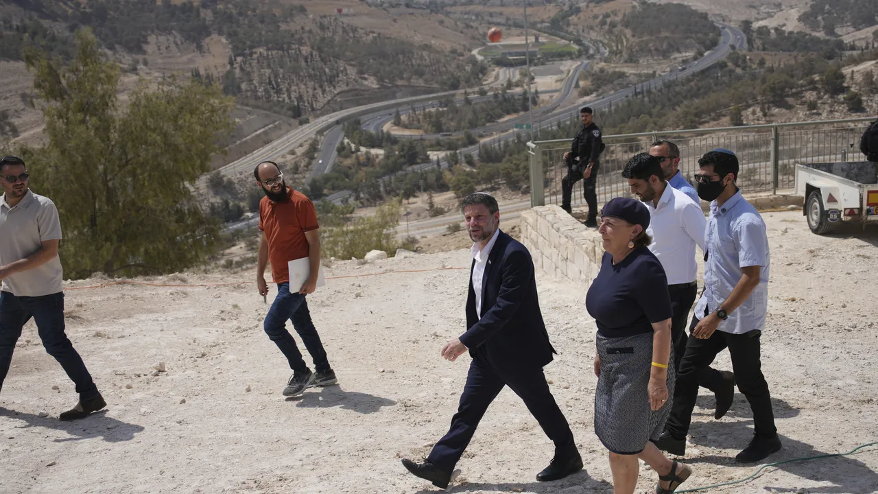 Израелски министър поиска територии на Ливан