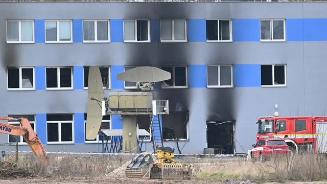 Чешката полиция разследва руска връзка в палежа на завод за дронове за Украйна