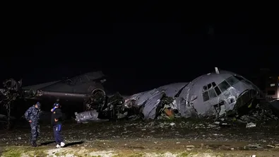 Военен товарен самолет се разби в Колумбия, има оцелели
