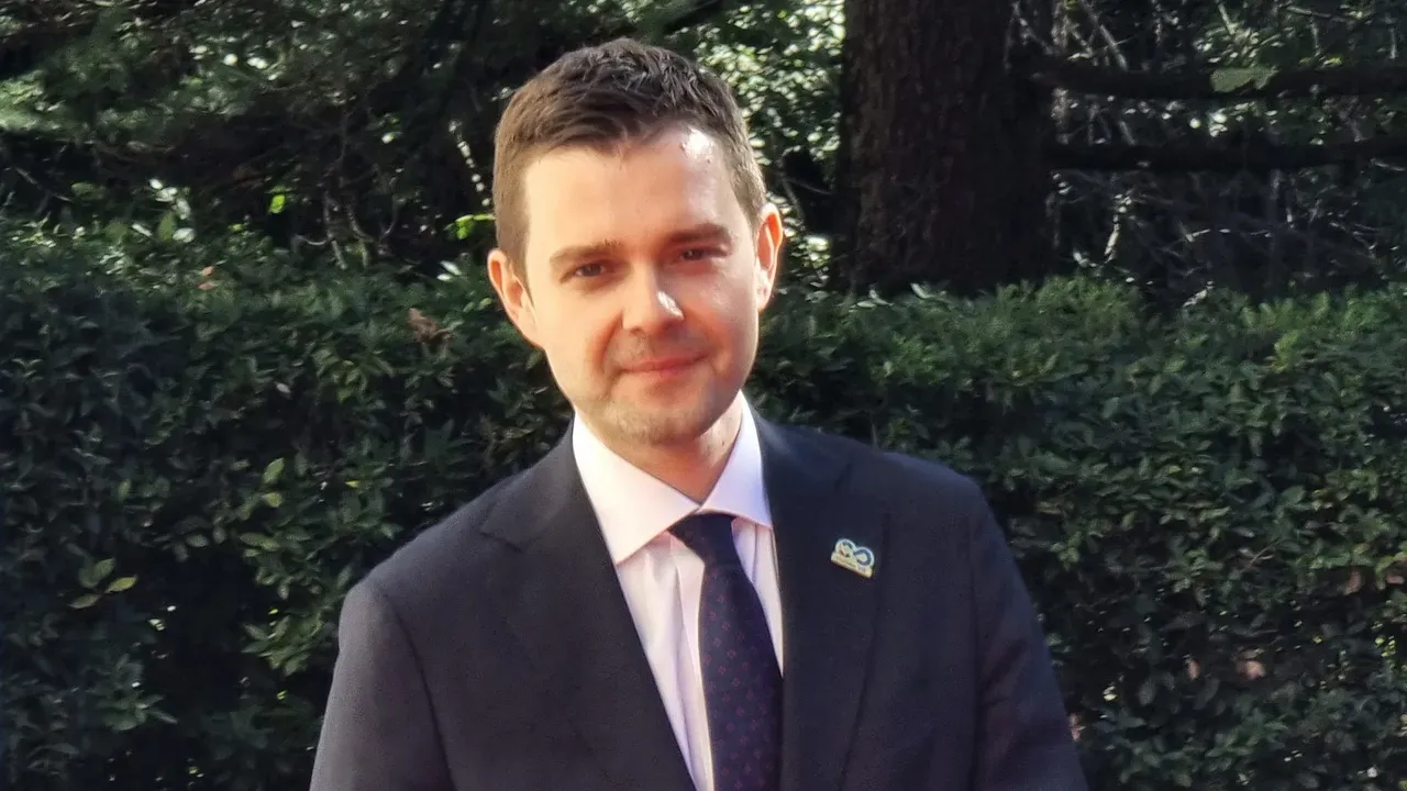 Тимчо Муцунски в разговор за реформи с еврокомисаря по разширяването на ЕС