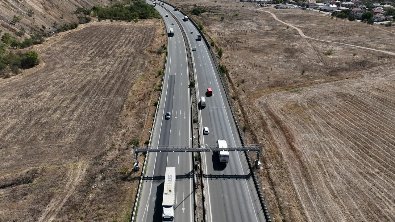 Проф. Олег Асенов: Временно планираното увеличение на тол таксите може да бъде спряно