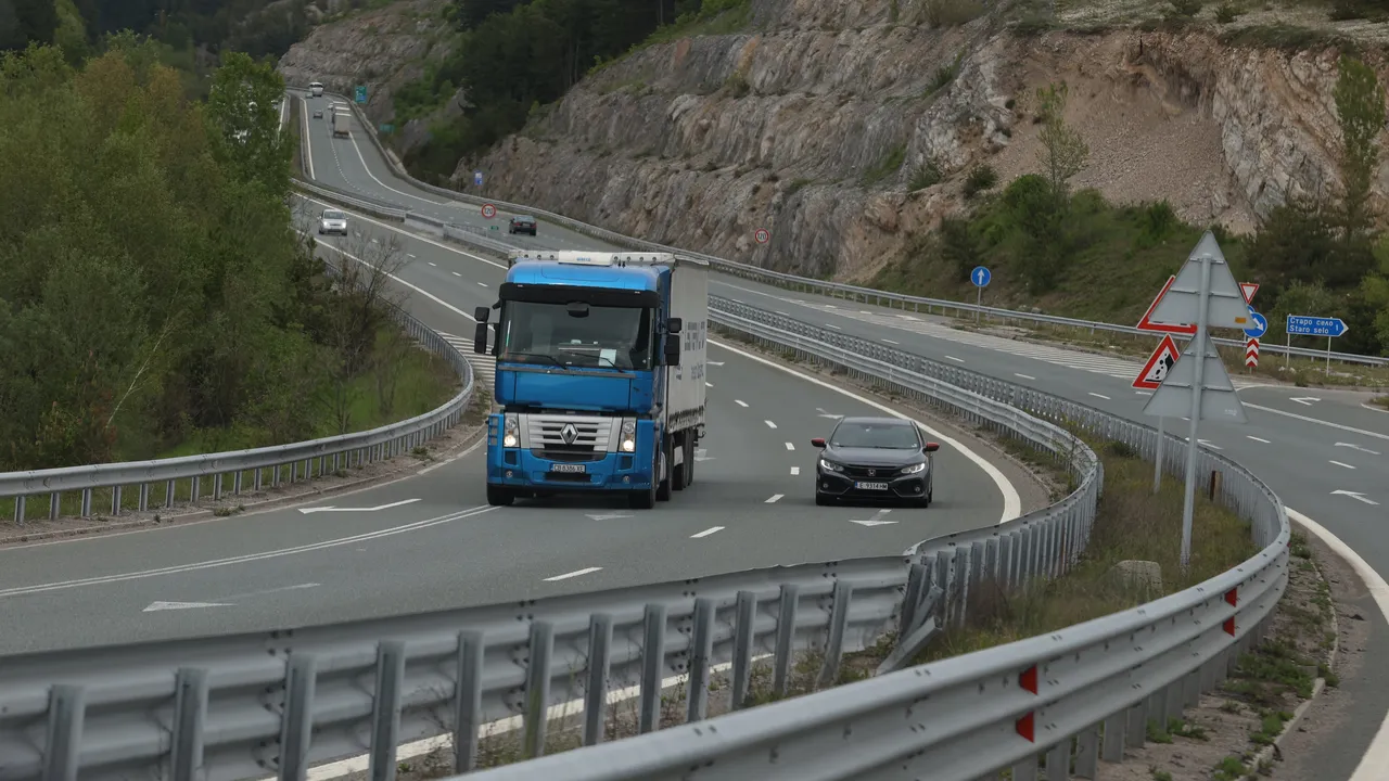 Ограничения по пътищата в област Благоевград заради профилактика на тол рамки