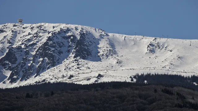 Неблагоприятни условия за туризъм в планините заради мъгла и снеговалежи