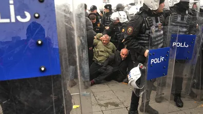 Турската полиция закопча 25 души в Истанбул за връзки с ФЕТО