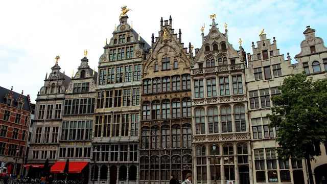 Антисемитизъм: Подпалиха кола в Антверпен